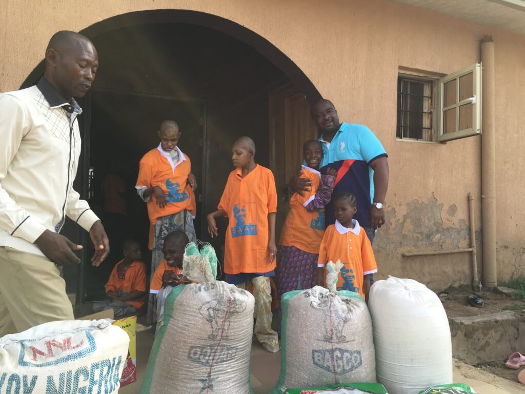 Support us: food distribution at Heaven's Nest, 2016